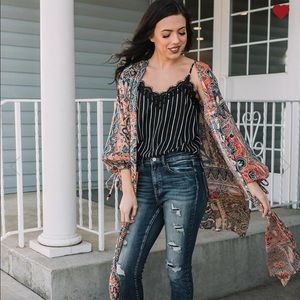 Buckle floral medallion printed kimono